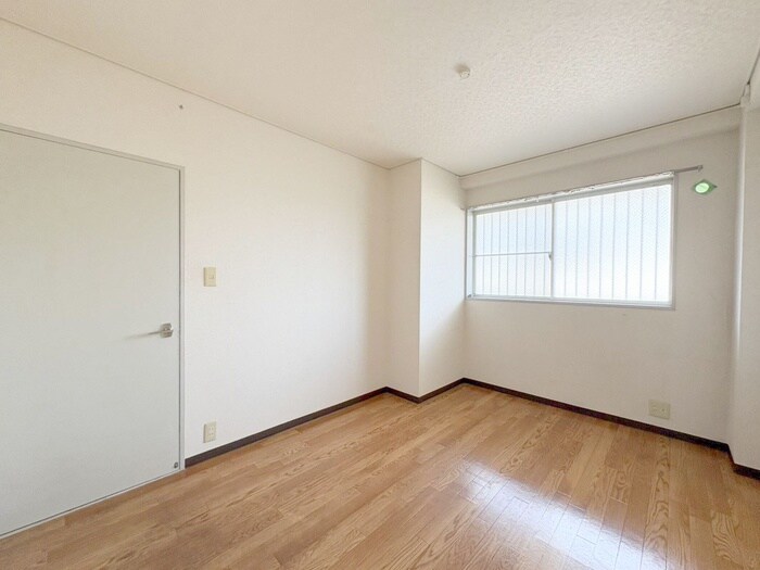 物件内観写真9　(居室)