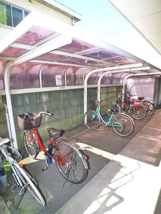 物件外観写真6　(駐輪場)