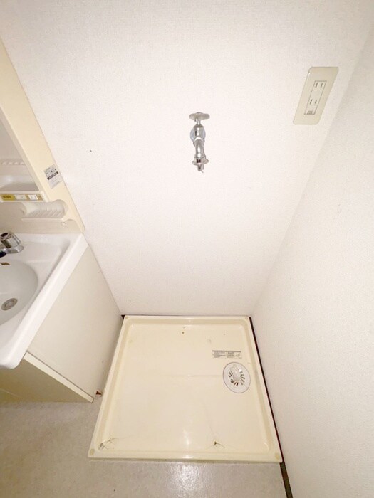 物件内観写真18　(洗濯機置場)