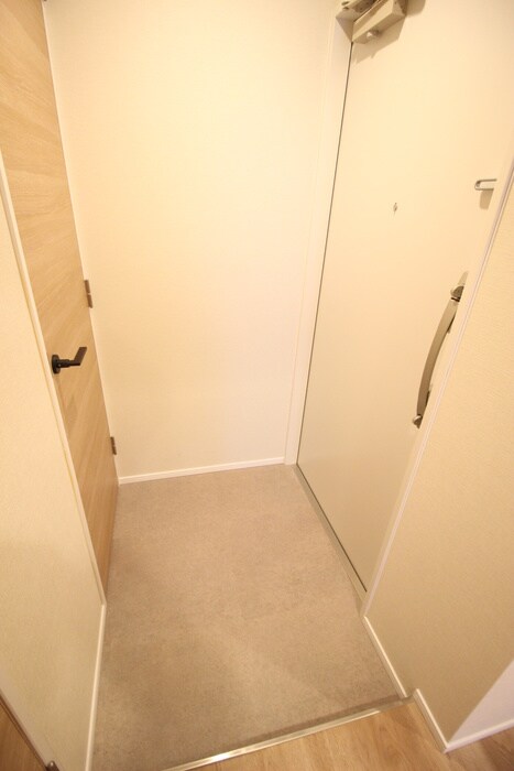 物件内観写真14　(玄関)