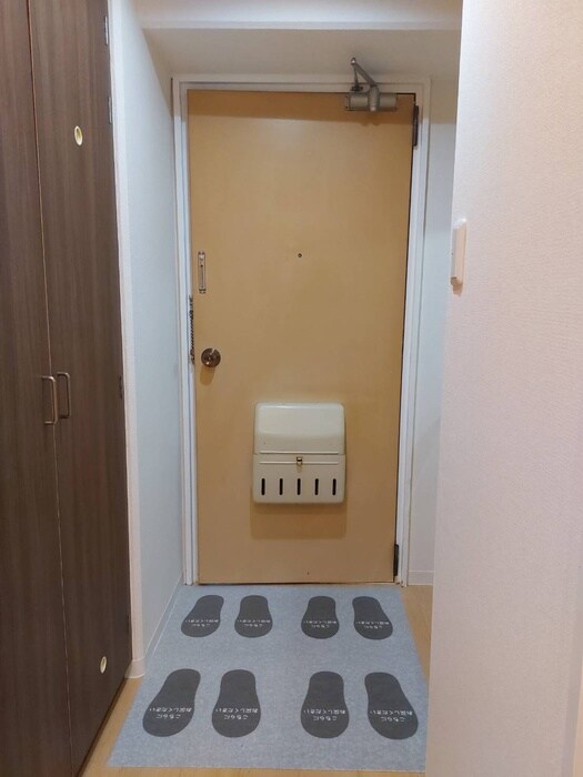 物件内観写真18　(玄関)