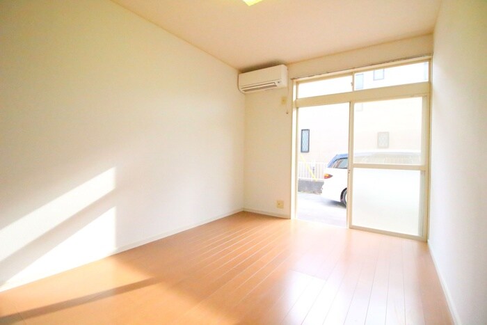 物件内観写真4　(居室)