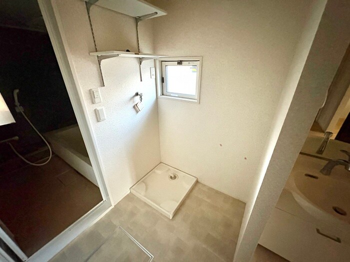 物件内観写真9　(洗濯機置場)