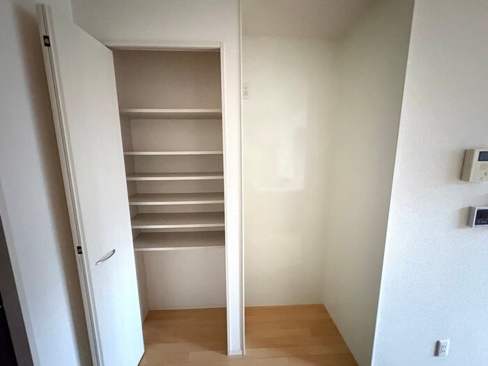 物件内観写真15　(収納)