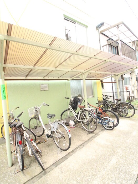 物件外観写真3　(駐輪場)