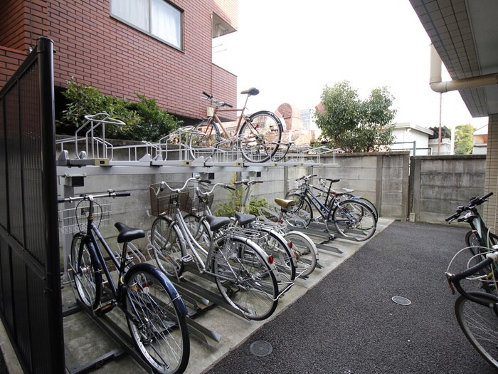 物件外観写真4　(駐輪場)