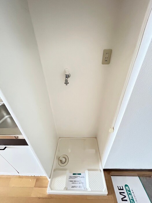 物件内観写真12　(洗濯機置場)