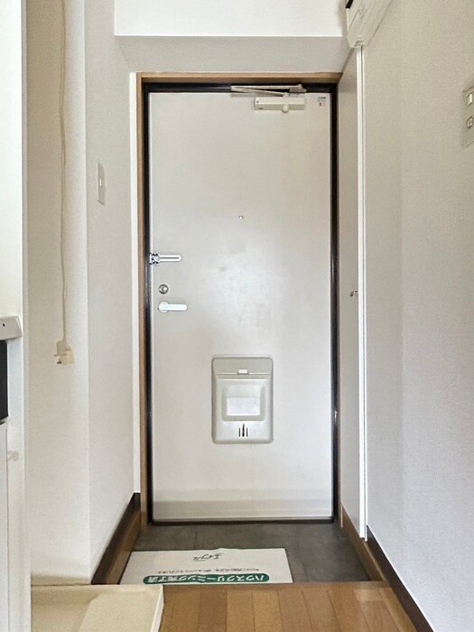 物件内観写真14　(玄関)