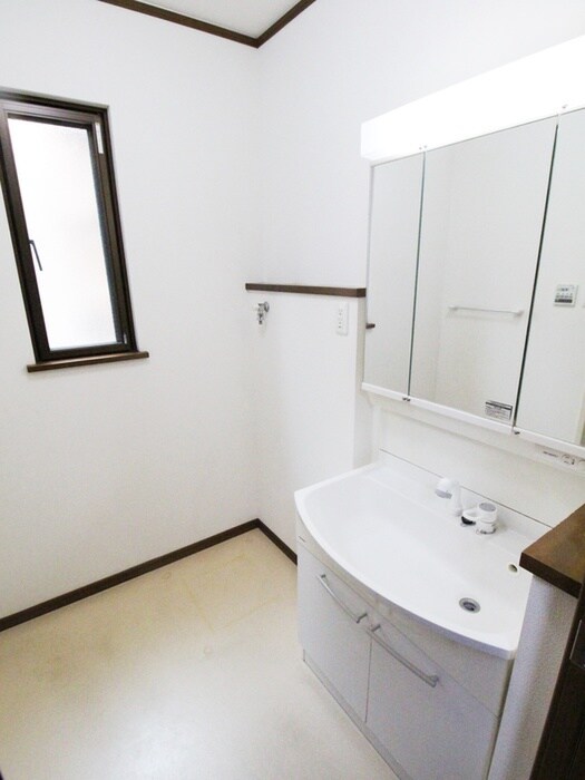 物件内観写真9　(洗濯機置場)