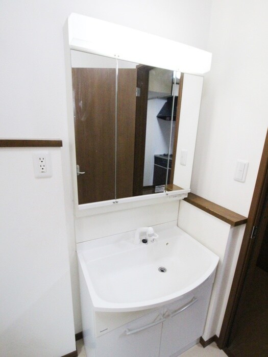 物件内観写真11　(洗面)