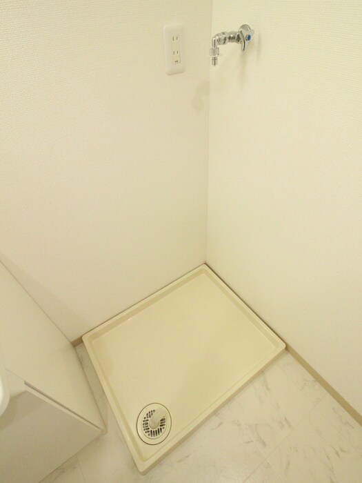 物件内観写真15　(洗濯機置場)