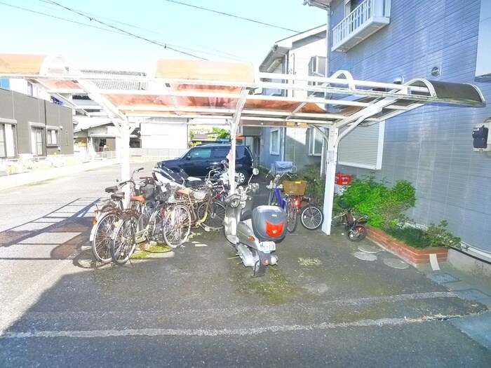 物件外観写真6　(駐輪場)