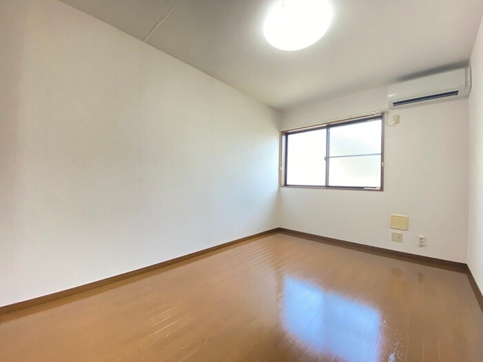 物件内観写真3　(居室)