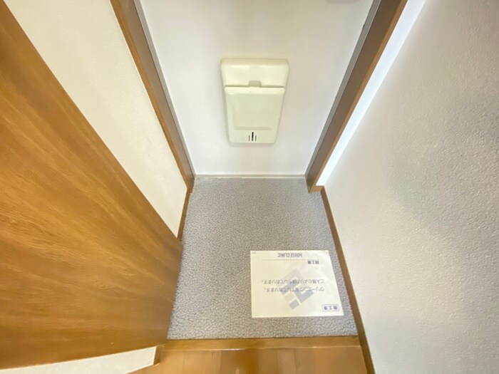 物件内観写真13　(玄関)