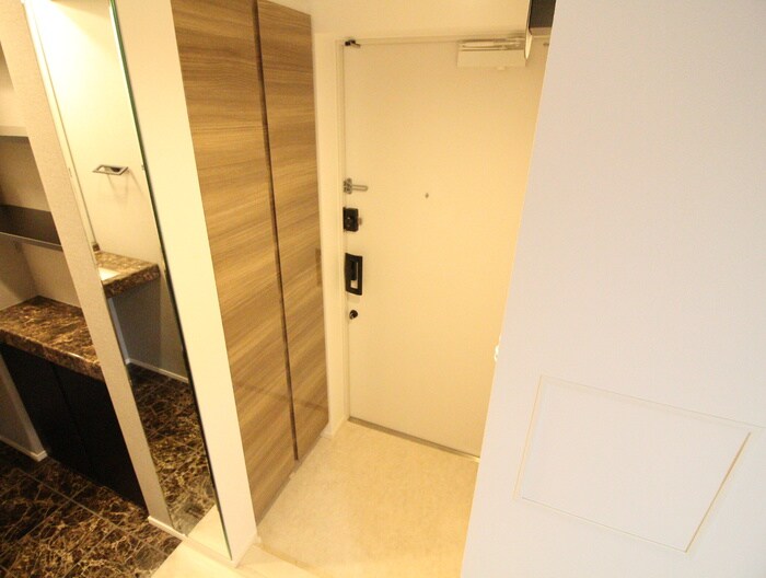 物件内観写真19　(玄関)