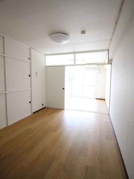 物件内観写真9　(居室)