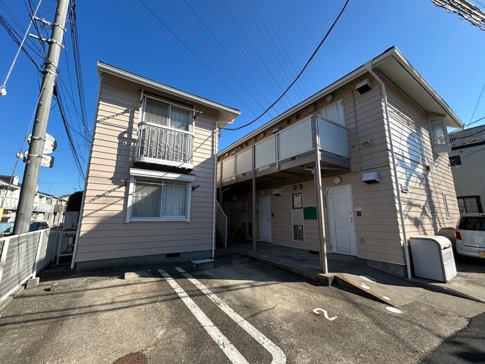 物件外観写真2　(駐車場)