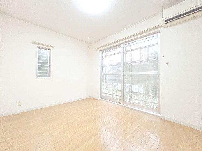 物件内観写真10　(居室)