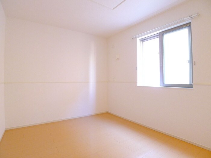 物件内観写真10　(室内からの展望)