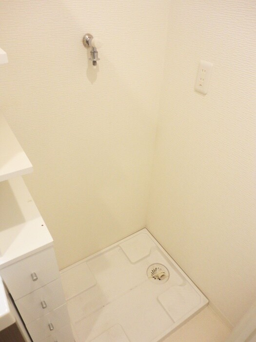 物件内観写真15　(洗濯機置場)