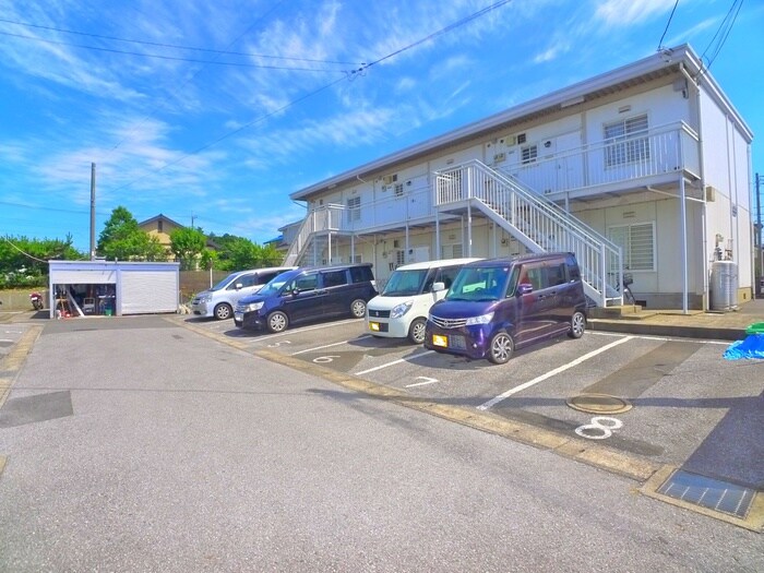 物件外観写真2　(駐車場)