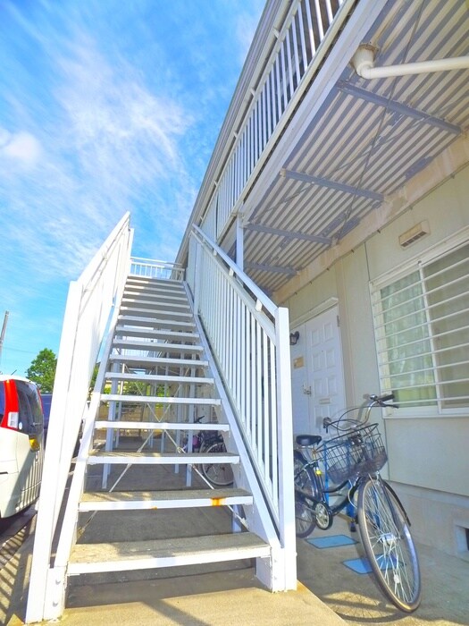 物件外観写真6　(エントランス部分)