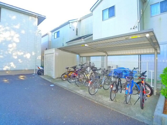 物件外観写真3　(駐輪場)