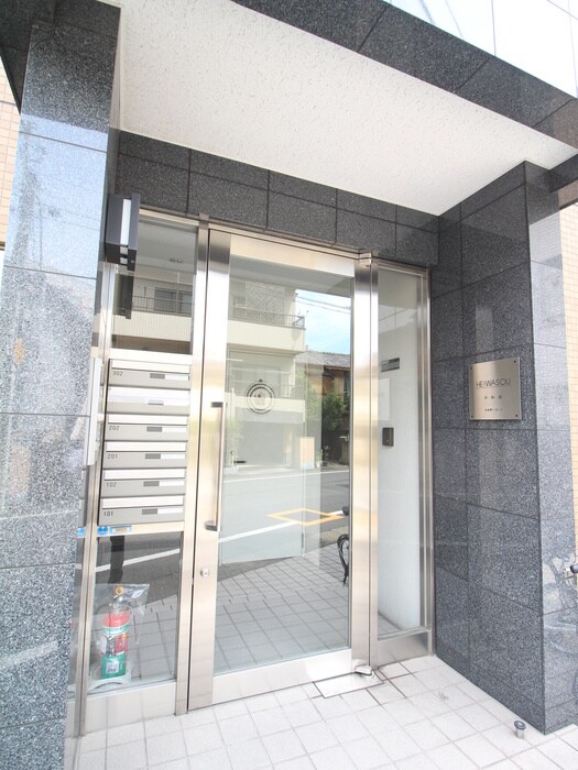 物件外観写真3　(エントランス部分)