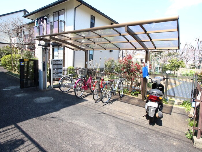 物件外観写真3　(駐輪場)