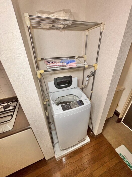 物件内観写真12　(洗濯機置場)