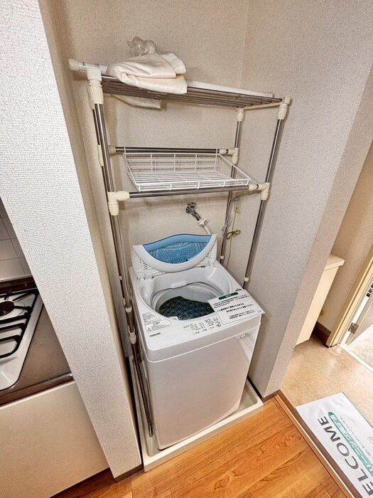 物件内観写真12　(洗濯機置場)