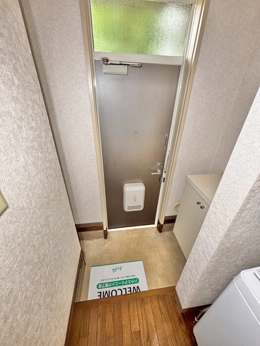 物件内観写真16　(玄関)