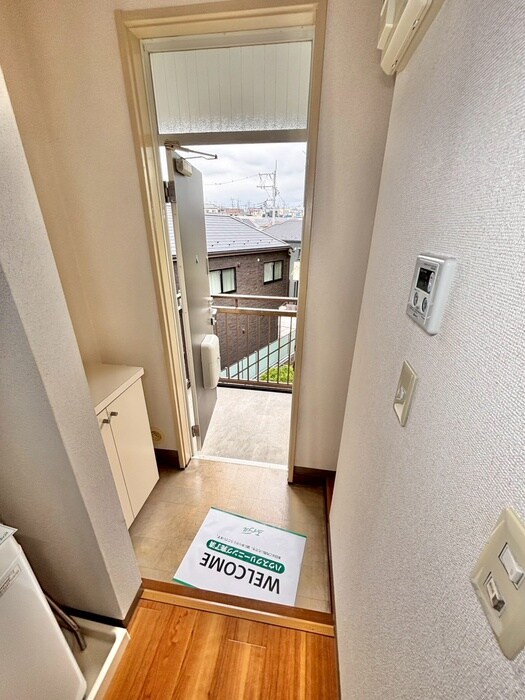 物件内観写真16　(玄関)