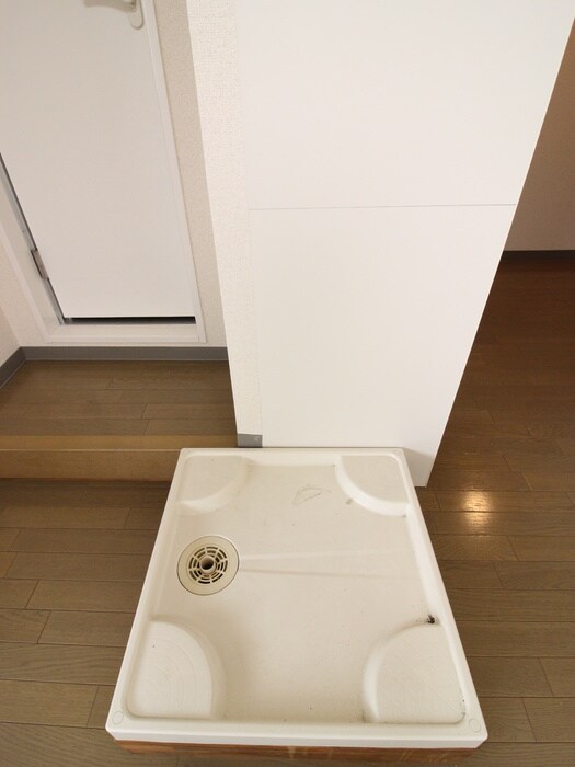 物件内観写真7　(洗濯機置場)