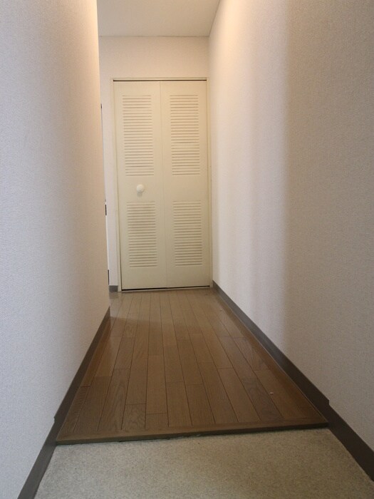 物件内観写真17　(廊下)