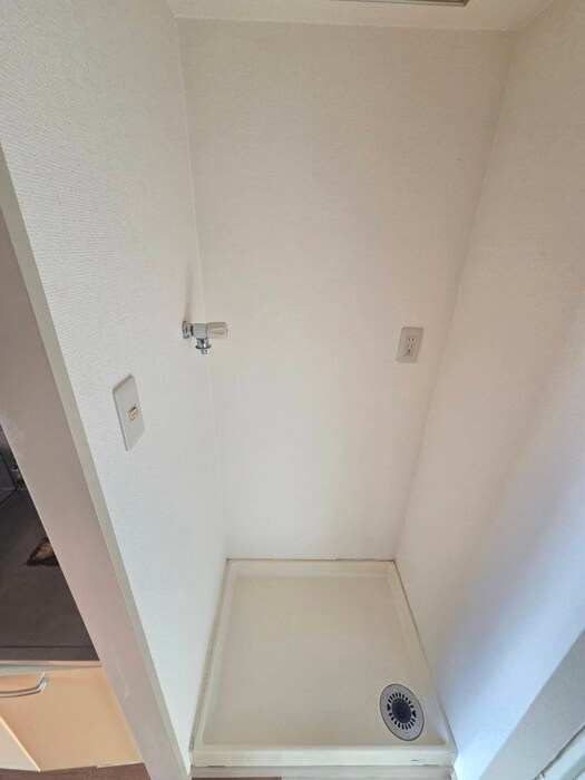 物件内観写真11　(洗濯機置場)