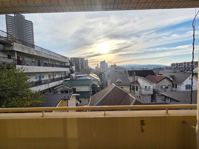 物件内観写真15　(室内からの展望)