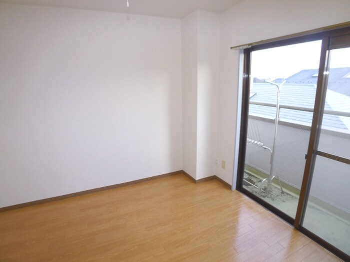 物件内観写真9　(居室)