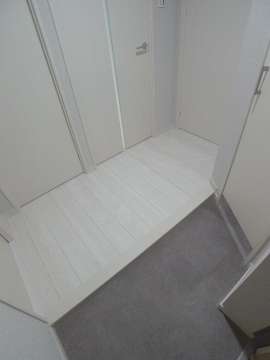 物件内観写真6　(玄関)
