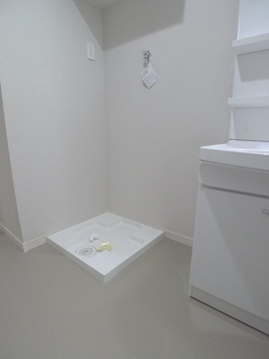 物件内観写真12　(洗濯機置場)