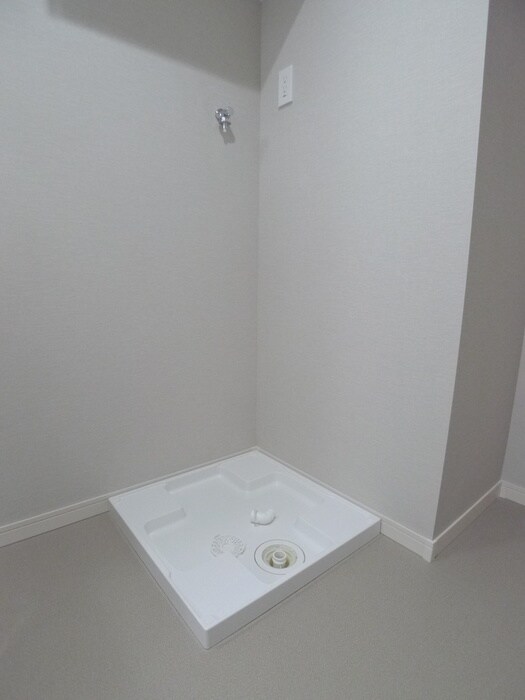 物件内観写真12　(洗濯機置場)