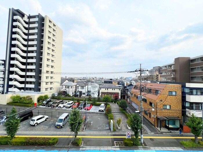 物件内観写真18　(室内からの展望)