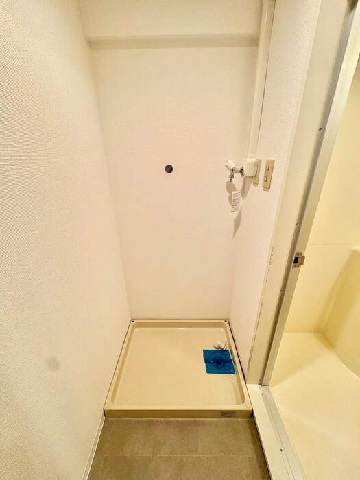 物件内観写真18　(洗濯機置場)