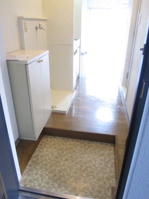 物件内観写真7　(玄関)