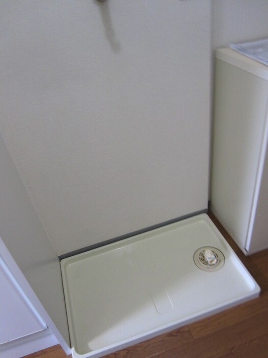 物件内観写真12　(洗濯機置場)