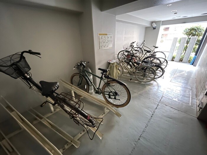 物件外観写真6　(駐輪場)