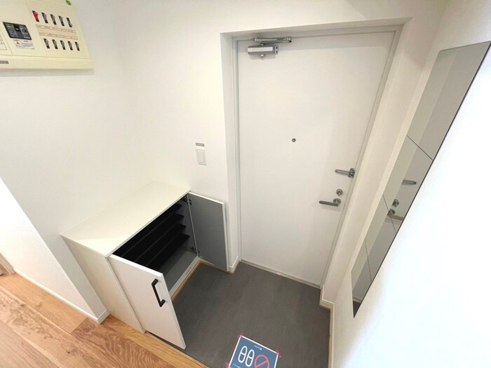 物件内観写真17　(玄関)