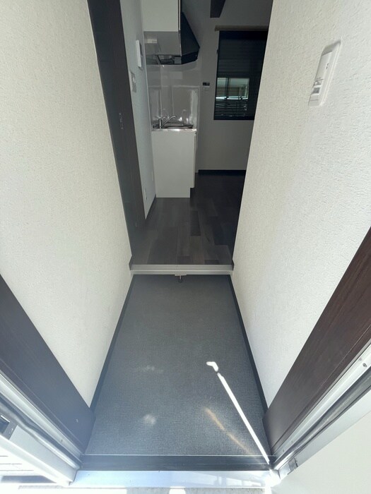 物件内観写真3　(玄関)