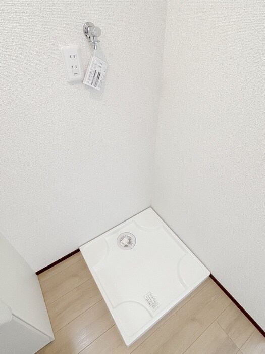 物件内観写真18　(洗濯機置場)