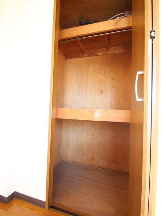 物件内観写真4　(収納)